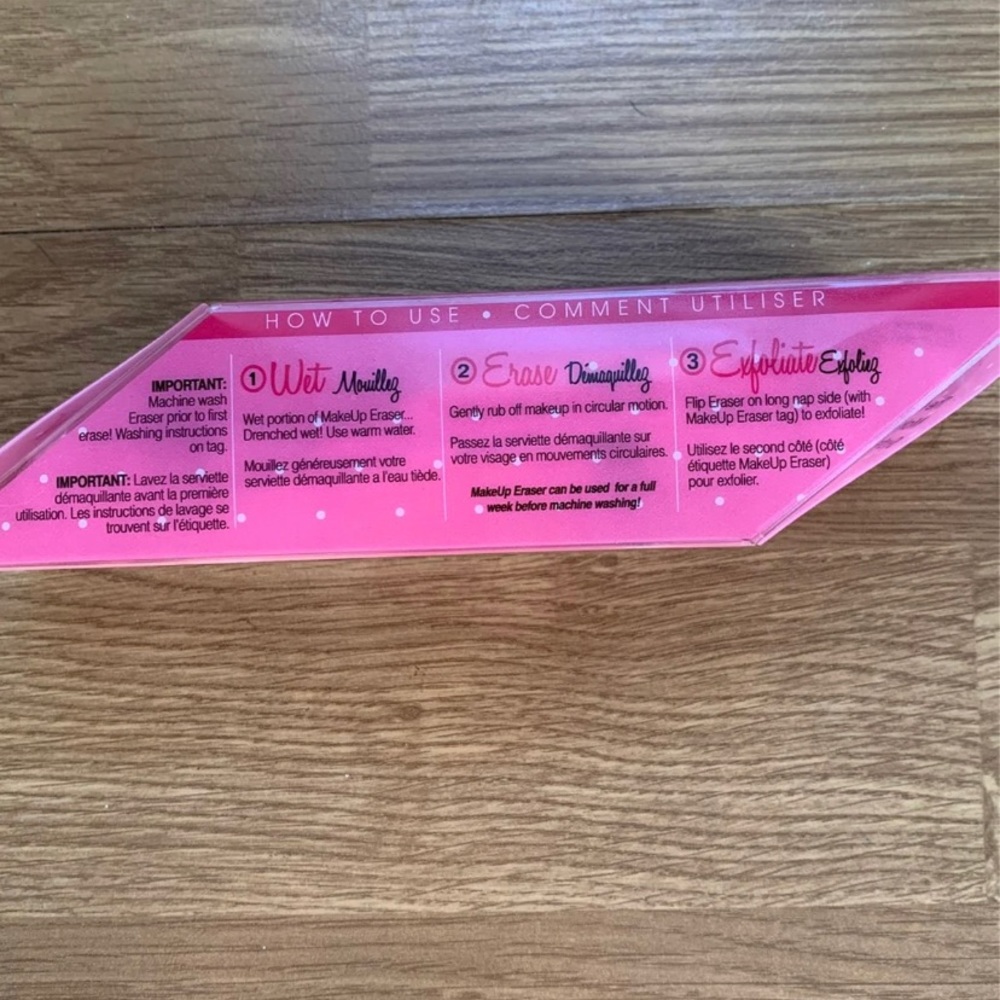 Mini Plus Makeup Eraser - Picture 2 of 3